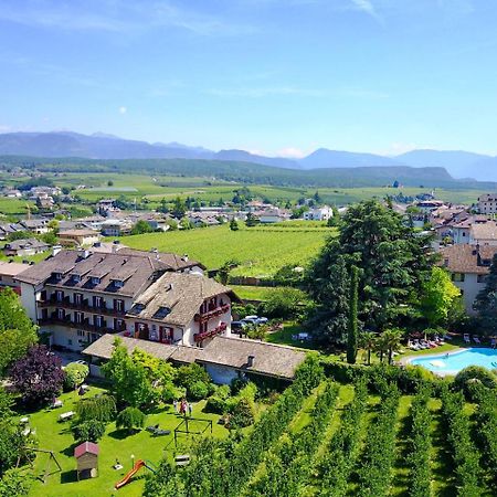 Angerburg Blumenhotel Appiano Sulla Strada Del Vino Esterno foto