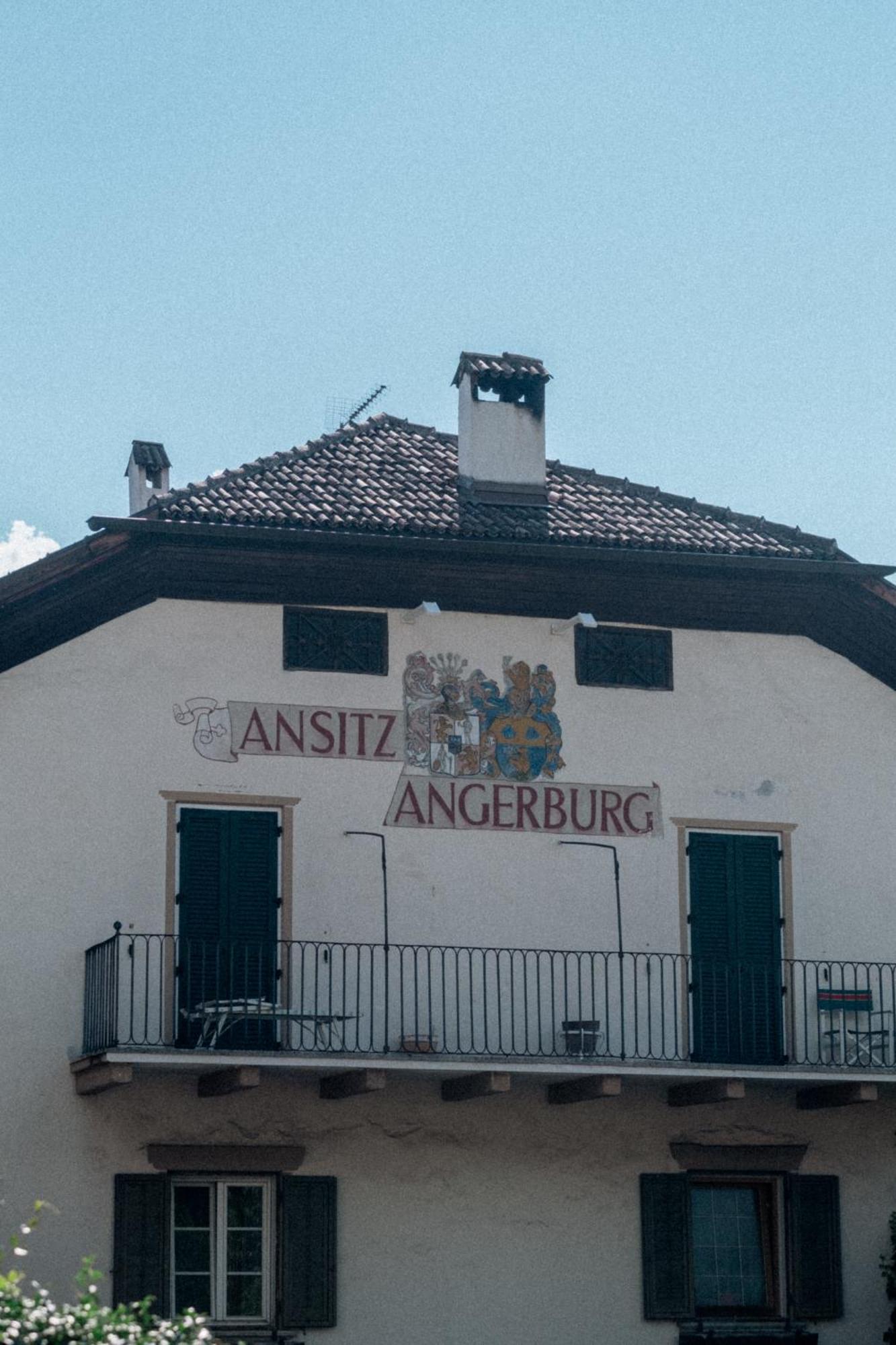 Angerburg Blumenhotel Appiano Sulla Strada Del Vino Esterno foto