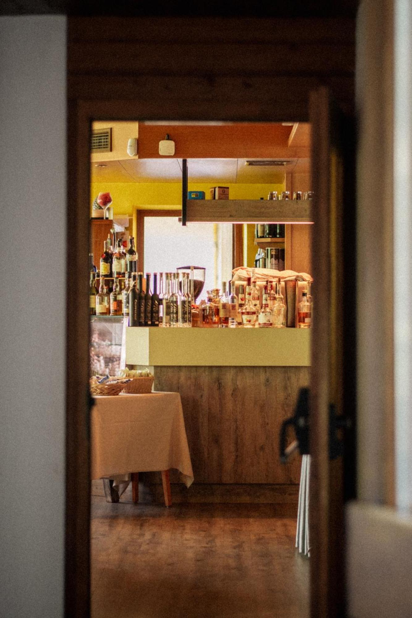 Angerburg Blumenhotel Appiano Sulla Strada Del Vino Esterno foto