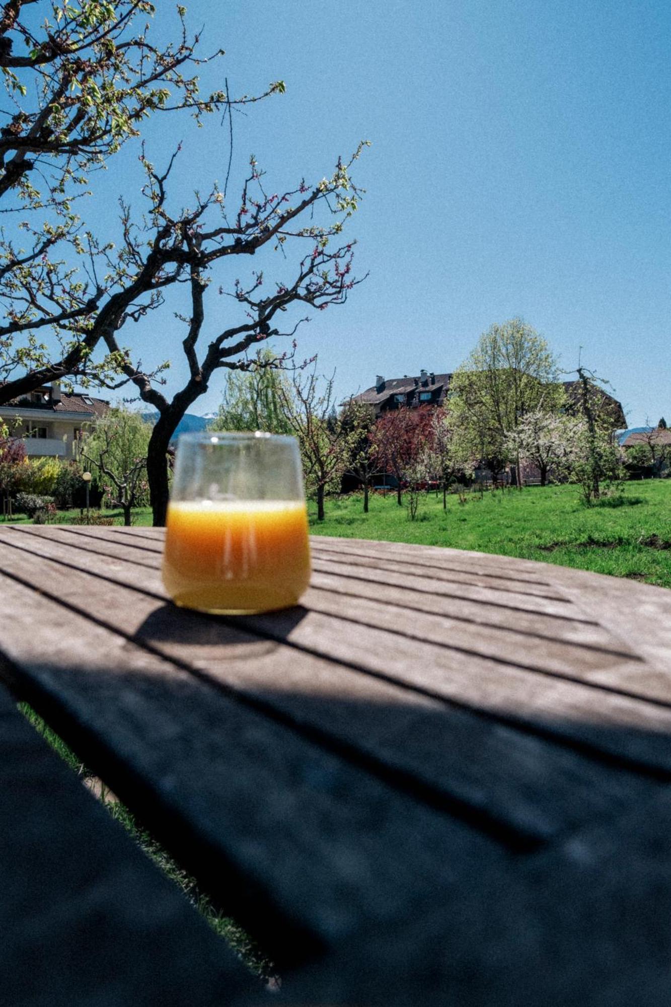 Angerburg Blumenhotel Appiano Sulla Strada Del Vino Esterno foto