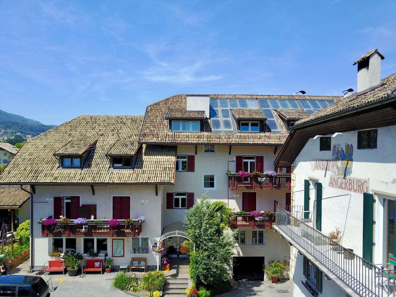 Angerburg Blumenhotel Appiano Sulla Strada Del Vino Esterno foto
